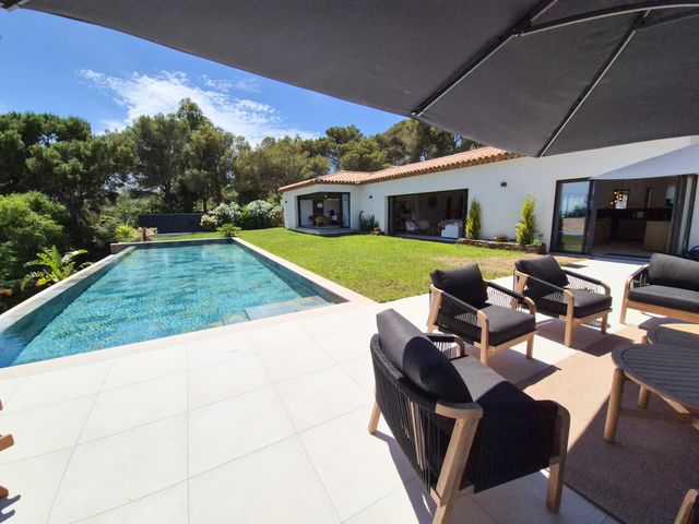 maison à vendre - 9 pièces - 350.0 m2 - LA CROIX VALMER - 83 - PROVENCE-ALPES-COTE-D-AZUR - Century 21 Bianchi Transactions