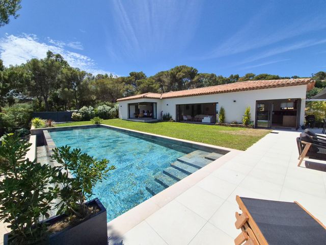 maison à vendre - 9 pièces - 350.0 m2 - LA CROIX VALMER - 83 - PROVENCE-ALPES-COTE-D-AZUR - Century 21 Bianchi Transactions