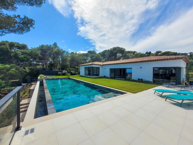 maison à vendre - 9 pièces - 350.0 m2 - LA CROIX VALMER - 83 - PROVENCE-ALPES-COTE-D-AZUR - Century 21 Bianchi Transactions