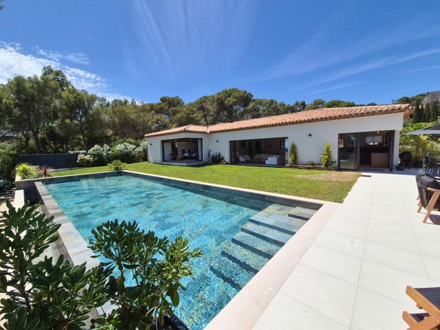 maison à vendre - 9 pièces - 350.0 m2 - LA CROIX VALMER - 83 - PROVENCE-ALPES-COTE-D-AZUR - Century 21 Bianchi Transactions