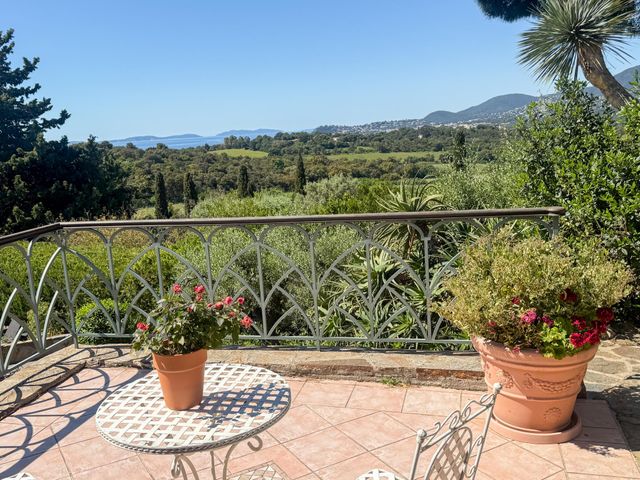 maison à vendre - 6 pièces - 183.0 m2 - LA CROIX VALMER - 83 - PROVENCE-ALPES-COTE-D-AZUR - Century 21 Bianchi Transactions