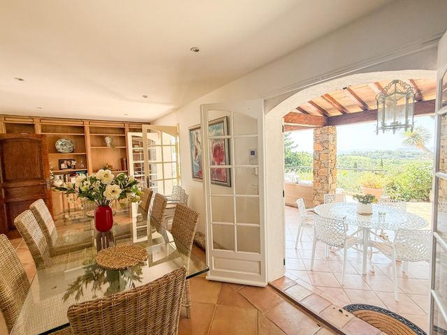 maison à vendre - 6 pièces - 183.0 m2 - LA CROIX VALMER - 83 - PROVENCE-ALPES-COTE-D-AZUR - Century 21 Bianchi Transactions