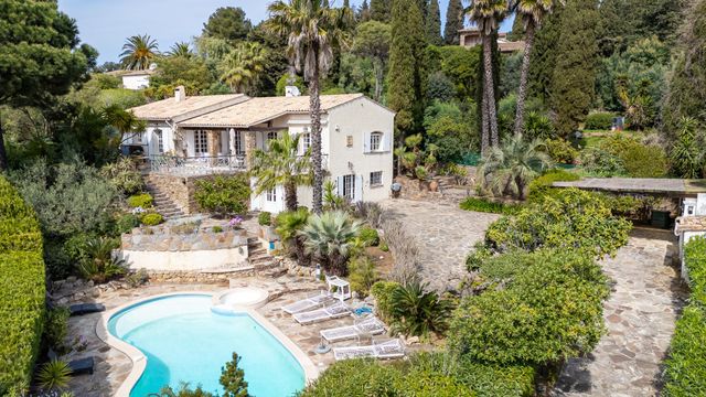 maison à vendre - 6 pièces - 183.0 m2 - LA CROIX VALMER - 83 - PROVENCE-ALPES-COTE-D-AZUR - Century 21 Bianchi Transactions