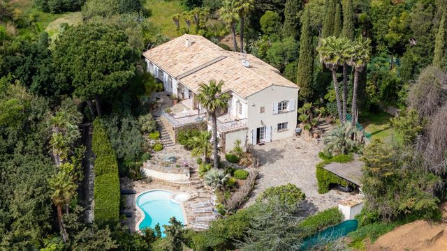 maison à vendre - 6 pièces - 183.0 m2 - LA CROIX VALMER - 83 - PROVENCE-ALPES-COTE-D-AZUR - Century 21 Bianchi Transactions