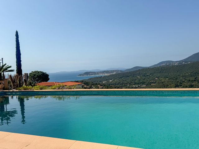 maison à vendre - 7 pièces - 230.0 m2 - LA CROIX VALMER - 83 - PROVENCE-ALPES-COTE-D-AZUR - Century 21 Bianchi Transactions