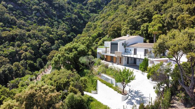 maison à vendre - 7 pièces - 223.0 m2 - CAVALAIRE SUR MER - 83 - PROVENCE-ALPES-COTE-D-AZUR - Century 21 Bianchi Transactions