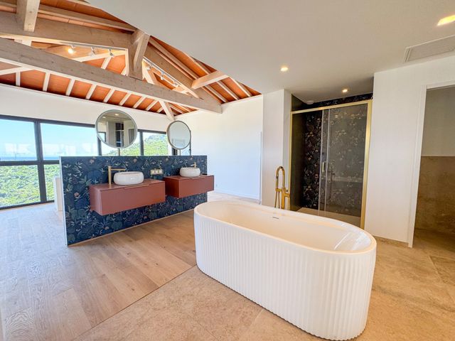 maison à vendre - 8 pièces - 292.0 m2 - CAVALAIRE SUR MER - 83 - PROVENCE-ALPES-COTE-D-AZUR - Century 21 Bianchi Transactions