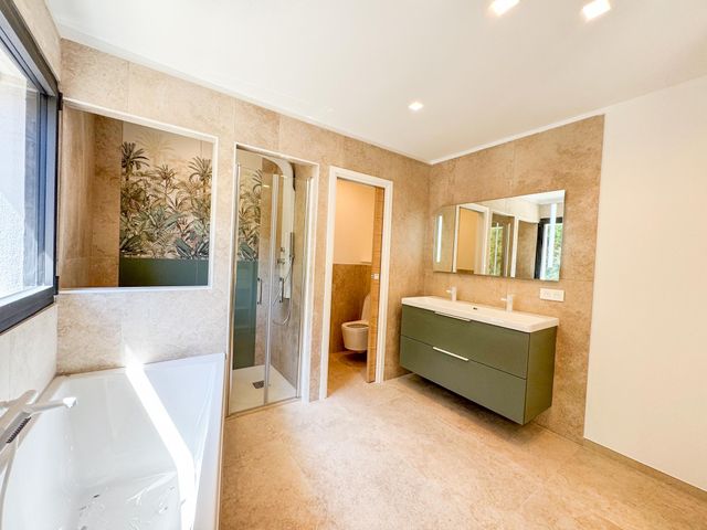 maison à vendre - 8 pièces - 292.0 m2 - CAVALAIRE SUR MER - 83 - PROVENCE-ALPES-COTE-D-AZUR - Century 21 Bianchi Transactions