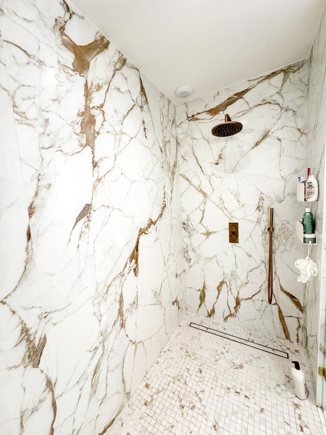 Appartement T4 à vendre - 6 pièces - 185.0 m2 - LE LAVANDOU - 83 - PROVENCE-ALPES-COTE-D-AZUR - Century 21 Bianchi Transactions