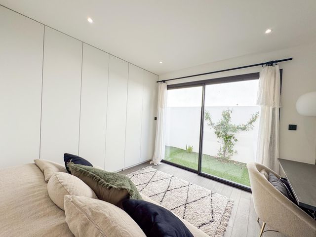 Appartement T4 à vendre - 6 pièces - 185.0 m2 - LE LAVANDOU - 83 - PROVENCE-ALPES-COTE-D-AZUR - Century 21 Bianchi Transactions