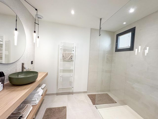 maison à vendre - 6 pièces - 185.0 m2 - LE LAVANDOU - 83 - PROVENCE-ALPES-COTE-D-AZUR - Century 21 Bianchi Transactions