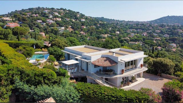 maison à vendre - 7 pièces - 190.0 m2 - LA CROIX VALMER - 83 - PROVENCE-ALPES-COTE-D-AZUR - Century 21 Bianchi Transactions