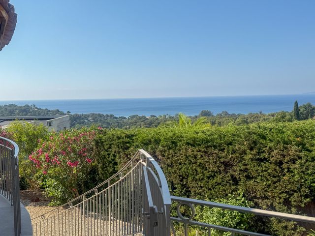 maison à vendre - 7 pièces - 190.0 m2 - LA CROIX VALMER - 83 - PROVENCE-ALPES-COTE-D-AZUR - Century 21 Bianchi Transactions