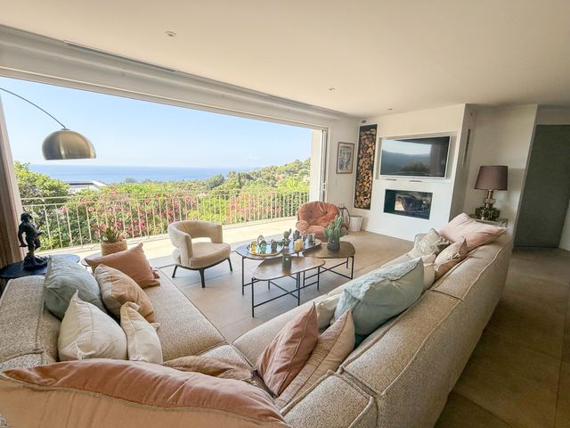 maison à vendre - 7 pièces - 190.0 m2 - LA CROIX VALMER - 83 - PROVENCE-ALPES-COTE-D-AZUR - Century 21 Bianchi Transactions