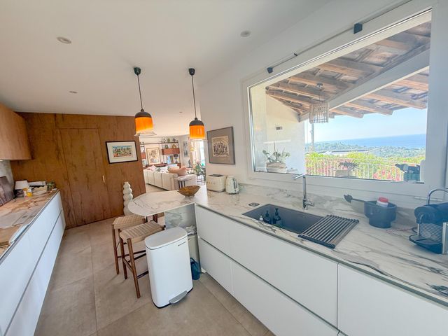 maison à vendre - 7 pièces - 190.0 m2 - LA CROIX VALMER - 83 - PROVENCE-ALPES-COTE-D-AZUR - Century 21 Bianchi Transactions