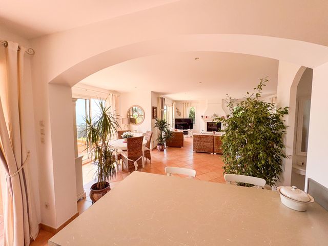 maison à vendre - 6 pièces - 170.0 m2 - CAVALAIRE SUR MER - 83 - PROVENCE-ALPES-COTE-D-AZUR - Century 21 Bianchi Transactions