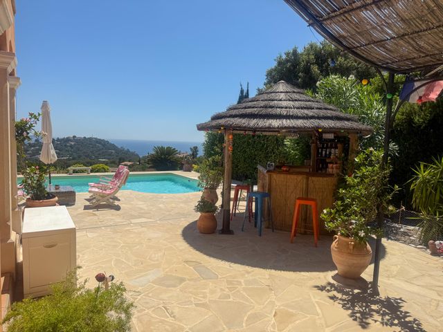 maison à vendre - 6 pièces - 170.0 m2 - CAVALAIRE SUR MER - 83 - PROVENCE-ALPES-COTE-D-AZUR - Century 21 Bianchi Transactions