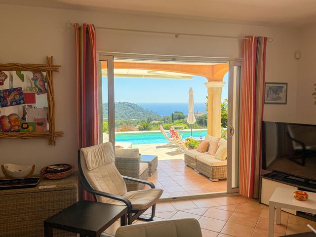 maison à vendre - 6 pièces - 170.0 m2 - CAVALAIRE SUR MER - 83 - PROVENCE-ALPES-COTE-D-AZUR - Century 21 Bianchi Transactions