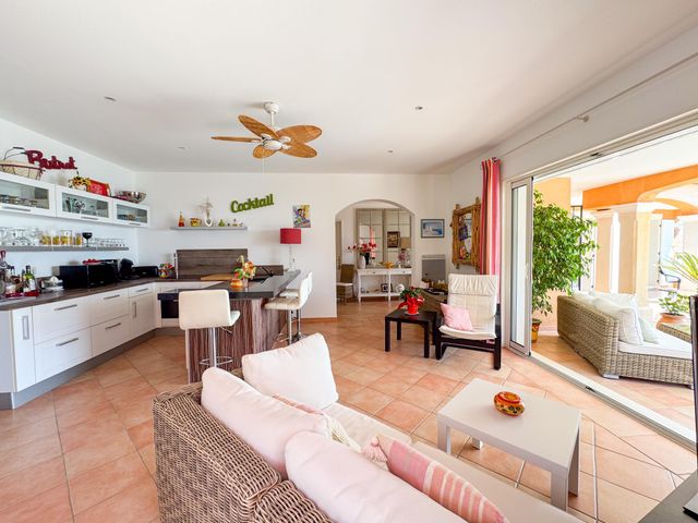 maison à vendre - 6 pièces - 170.0 m2 - CAVALAIRE SUR MER - 83 - PROVENCE-ALPES-COTE-D-AZUR - Century 21 Bianchi Transactions