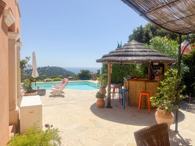 maison à vendre - 6 pièces - 170.0 m2 - CAVALAIRE SUR MER - 83 - PROVENCE-ALPES-COTE-D-AZUR - Century 21 Bianchi Transactions