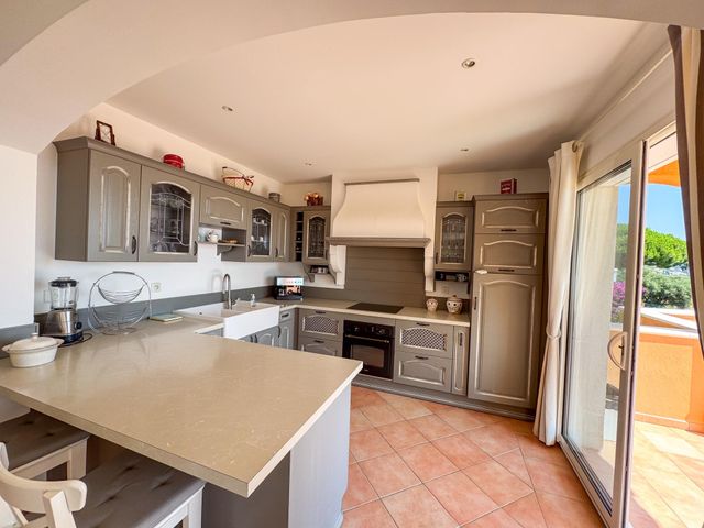 maison à vendre - 6 pièces - 170.0 m2 - CAVALAIRE SUR MER - 83 - PROVENCE-ALPES-COTE-D-AZUR - Century 21 Bianchi Transactions