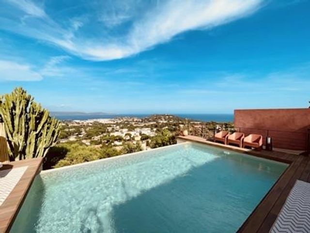 maison à vendre - 7 pièces - 215.0 m2 - CAVALAIRE SUR MER - 83 - PROVENCE-ALPES-COTE-D-AZUR - Century 21 Bianchi Transactions