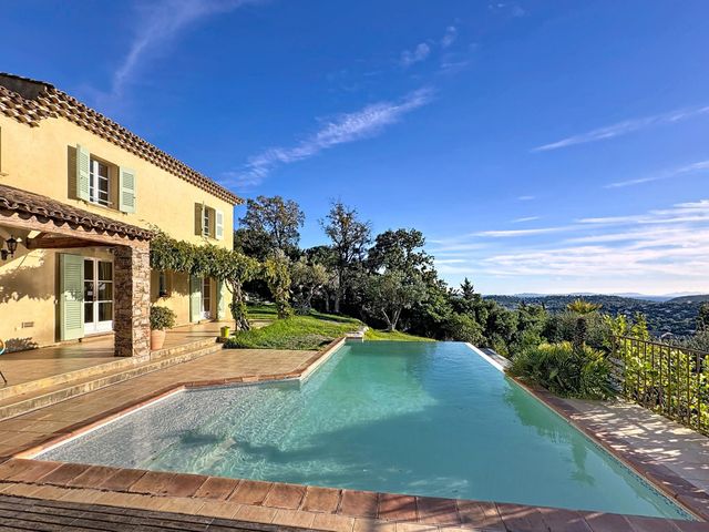 maison à vendre - 6 pièces - 200.0 m2 - CAVALAIRE SUR MER - 83 - PROVENCE-ALPES-COTE-D-AZUR - Century 21 Bianchi Transactions