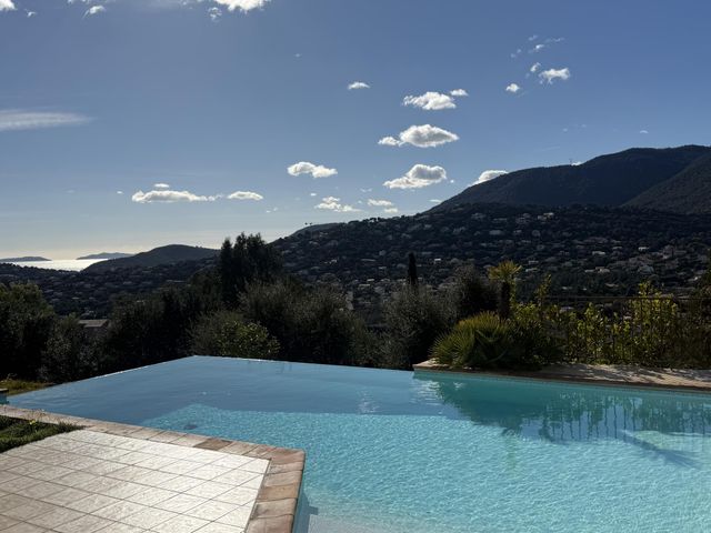 maison à vendre - 6 pièces - 200.0 m2 - CAVALAIRE SUR MER - 83 - PROVENCE-ALPES-COTE-D-AZUR - Century 21 Bianchi Transactions