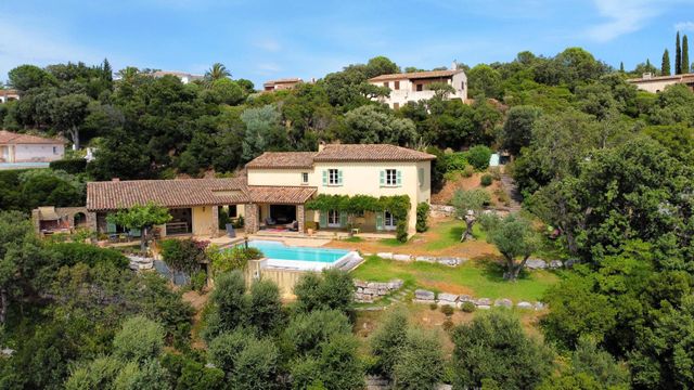 maison à vendre - 6 pièces - 200.0 m2 - CAVALAIRE SUR MER - 83 - PROVENCE-ALPES-COTE-D-AZUR - Century 21 Bianchi Transactions