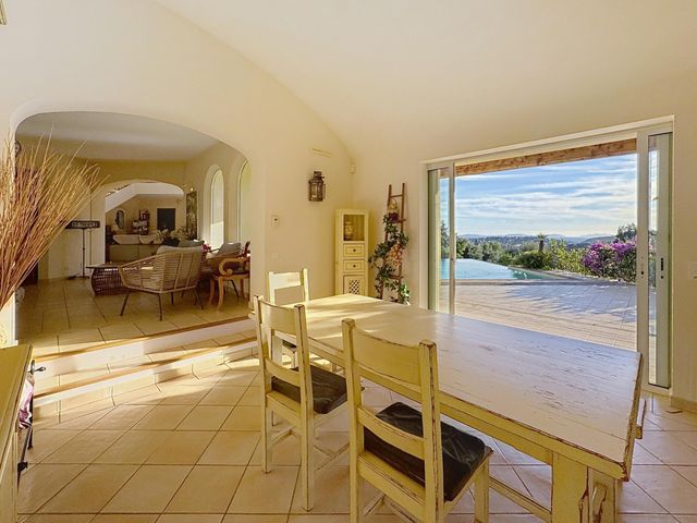 maison à vendre - 6 pièces - 200.0 m2 - CAVALAIRE SUR MER - 83 - PROVENCE-ALPES-COTE-D-AZUR - Century 21 Bianchi Transactions