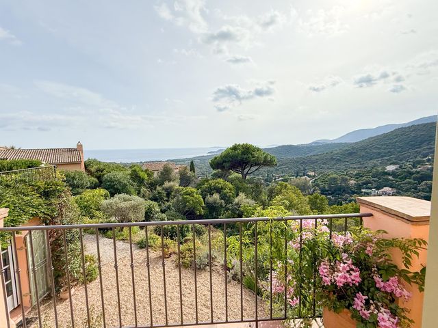 Afficher la photo en grand maison à vendre - 7 pièces - 160.0 m2 - LA CROIX VALMER - 83 - PROVENCE-ALPES-COTE-D-AZUR - Century 21 Bianchi Transactions