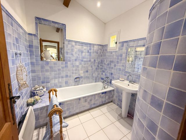 Afficher la photo en grand maison à vendre - 7 pièces - 160.0 m2 - LA CROIX VALMER - 83 - PROVENCE-ALPES-COTE-D-AZUR - Century 21 Bianchi Transactions