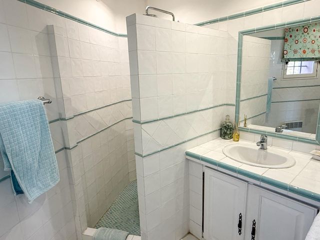 Afficher la photo en grand maison à vendre - 7 pièces - 160.0 m2 - LA CROIX VALMER - 83 - PROVENCE-ALPES-COTE-D-AZUR - Century 21 Bianchi Transactions