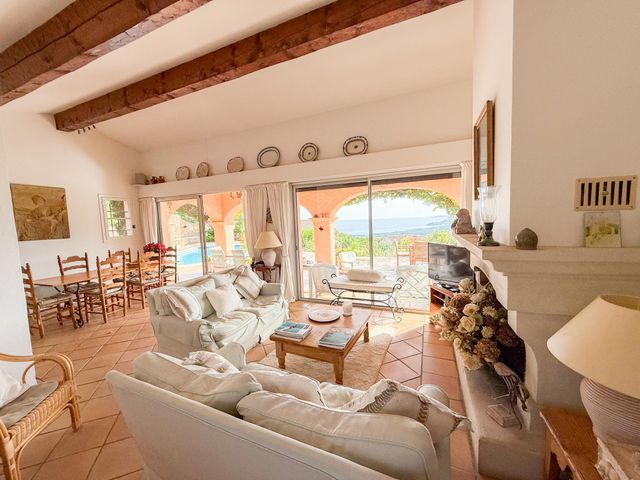 Afficher la photo en grand maison à vendre - 7 pièces - 160.0 m2 - LA CROIX VALMER - 83 - PROVENCE-ALPES-COTE-D-AZUR - Century 21 Bianchi Transactions