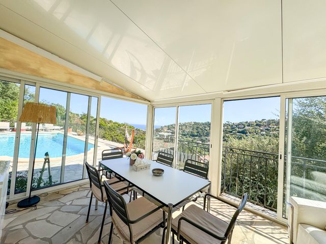 maison à vendre - 7 pièces - 157.0 m2 - CAVALAIRE SUR MER - 83 - PROVENCE-ALPES-COTE-D-AZUR - Century 21 Bianchi Transactions