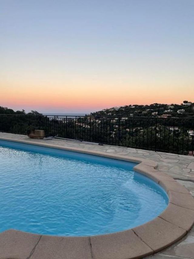 maison à vendre - 7 pièces - 157.0 m2 - CAVALAIRE SUR MER - 83 - PROVENCE-ALPES-COTE-D-AZUR - Century 21 Bianchi Transactions