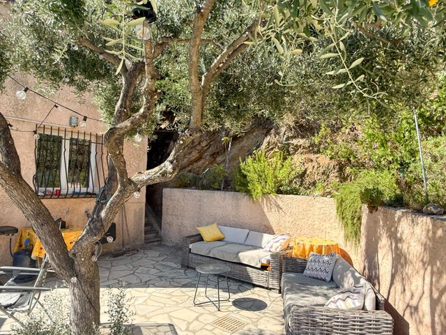 maison à vendre - 7 pièces - 157.0 m2 - CAVALAIRE SUR MER - 83 - PROVENCE-ALPES-COTE-D-AZUR - Century 21 Bianchi Transactions