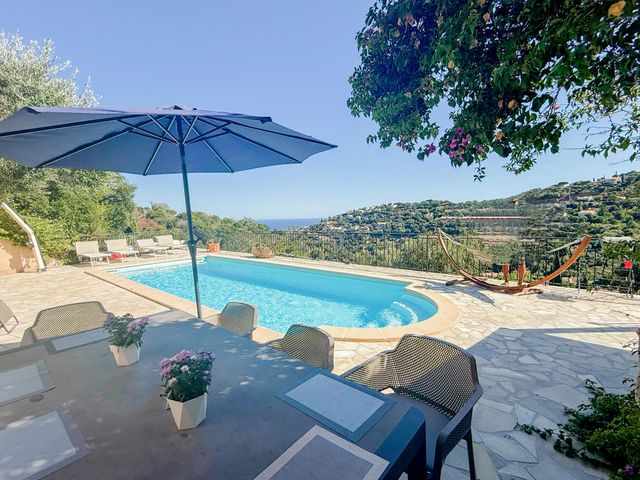 maison à vendre - 7 pièces - 157.0 m2 - CAVALAIRE SUR MER - 83 - PROVENCE-ALPES-COTE-D-AZUR - Century 21 Bianchi Transactions