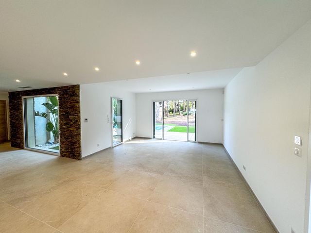 maison à vendre - 5 pièces - 152.0 m2 - CAVALAIRE SUR MER - 83 - PROVENCE-ALPES-COTE-D-AZUR - Century 21 Bianchi Transactions