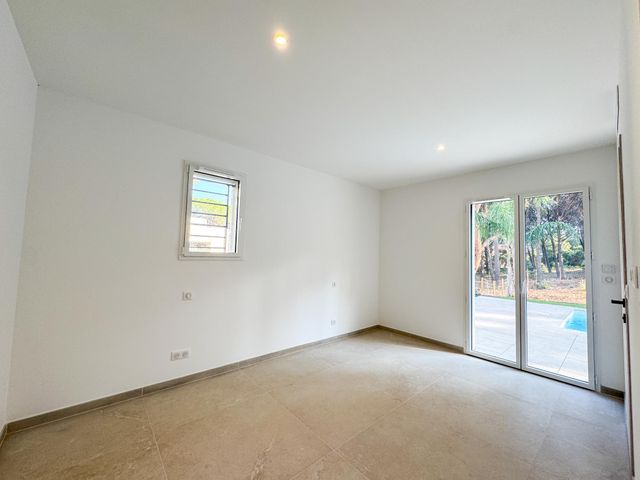 maison à vendre - 5 pièces - 152.0 m2 - CAVALAIRE SUR MER - 83 - PROVENCE-ALPES-COTE-D-AZUR - Century 21 Bianchi Transactions