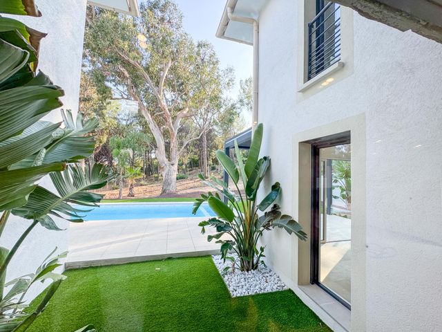 maison à vendre - 5 pièces - 152.0 m2 - CAVALAIRE SUR MER - 83 - PROVENCE-ALPES-COTE-D-AZUR - Century 21 Bianchi Transactions