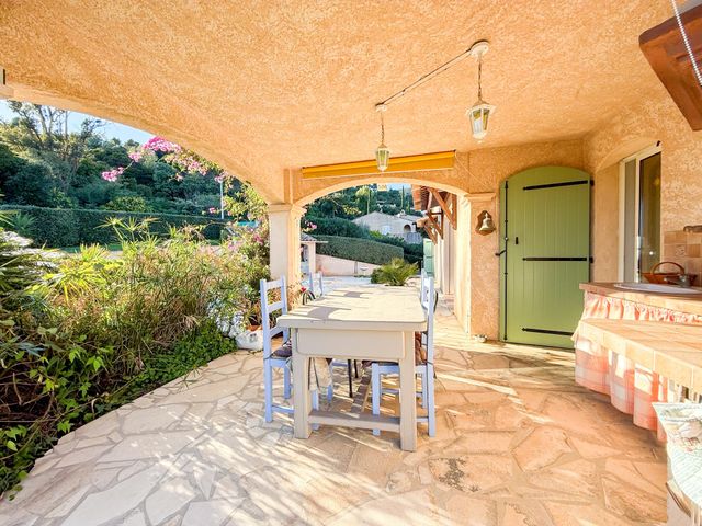 maison à vendre - 7 pièces - 242.0 m2 - CAVALAIRE SUR MER - 83 - PROVENCE-ALPES-COTE-D-AZUR - Century 21 Bianchi Transactions