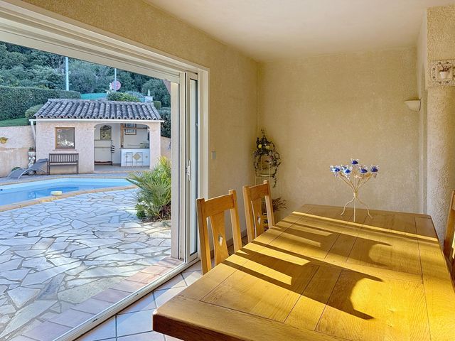 maison à vendre - 7 pièces - 242.0 m2 - CAVALAIRE SUR MER - 83 - PROVENCE-ALPES-COTE-D-AZUR - Century 21 Bianchi Transactions