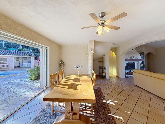 maison à vendre - 7 pièces - 242.0 m2 - CAVALAIRE SUR MER - 83 - PROVENCE-ALPES-COTE-D-AZUR - Century 21 Bianchi Transactions