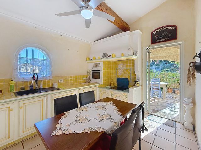 maison à vendre - 7 pièces - 242.0 m2 - CAVALAIRE SUR MER - 83 - PROVENCE-ALPES-COTE-D-AZUR - Century 21 Bianchi Transactions