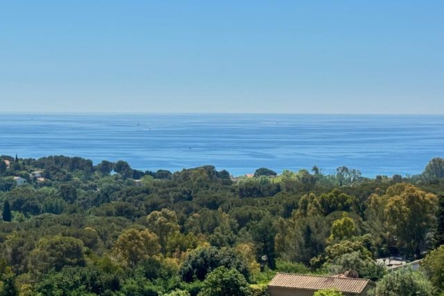 maison à vendre - 5 pièces - 135.0 m2 - LA CROIX VALMER - 83 - PROVENCE-ALPES-COTE-D-AZUR - Century 21 Bianchi Transactions