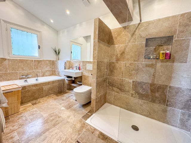 maison à vendre - 5 pièces - 142.0 m2 - LA CROIX VALMER - 83 - PROVENCE-ALPES-COTE-D-AZUR - Century 21 Bianchi Transactions