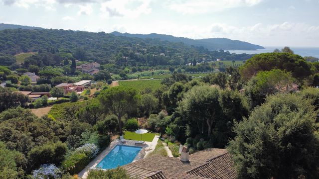 maison à vendre - 5 pièces - 142.0 m2 - LA CROIX VALMER - 83 - PROVENCE-ALPES-COTE-D-AZUR - Century 21 Bianchi Transactions