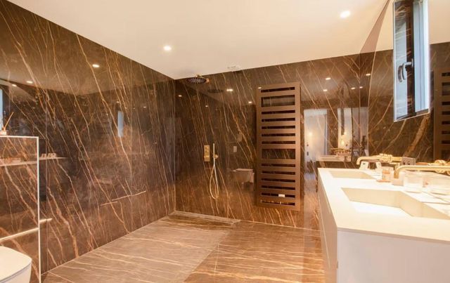 maison à vendre - 6 pièces - 280.0 m2 - LA CROIX VALMER - 83 - PROVENCE-ALPES-COTE-D-AZUR - Century 21 Bianchi Transactions