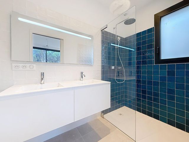 maison à vendre - 7 pièces - 250.0 m2 - LA CROIX VALMER - 83 - PROVENCE-ALPES-COTE-D-AZUR - Century 21 Bianchi Transactions